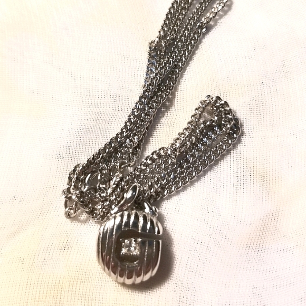Givenchy Logo Vtg Paris New York Necklace - Picture 6 of 8